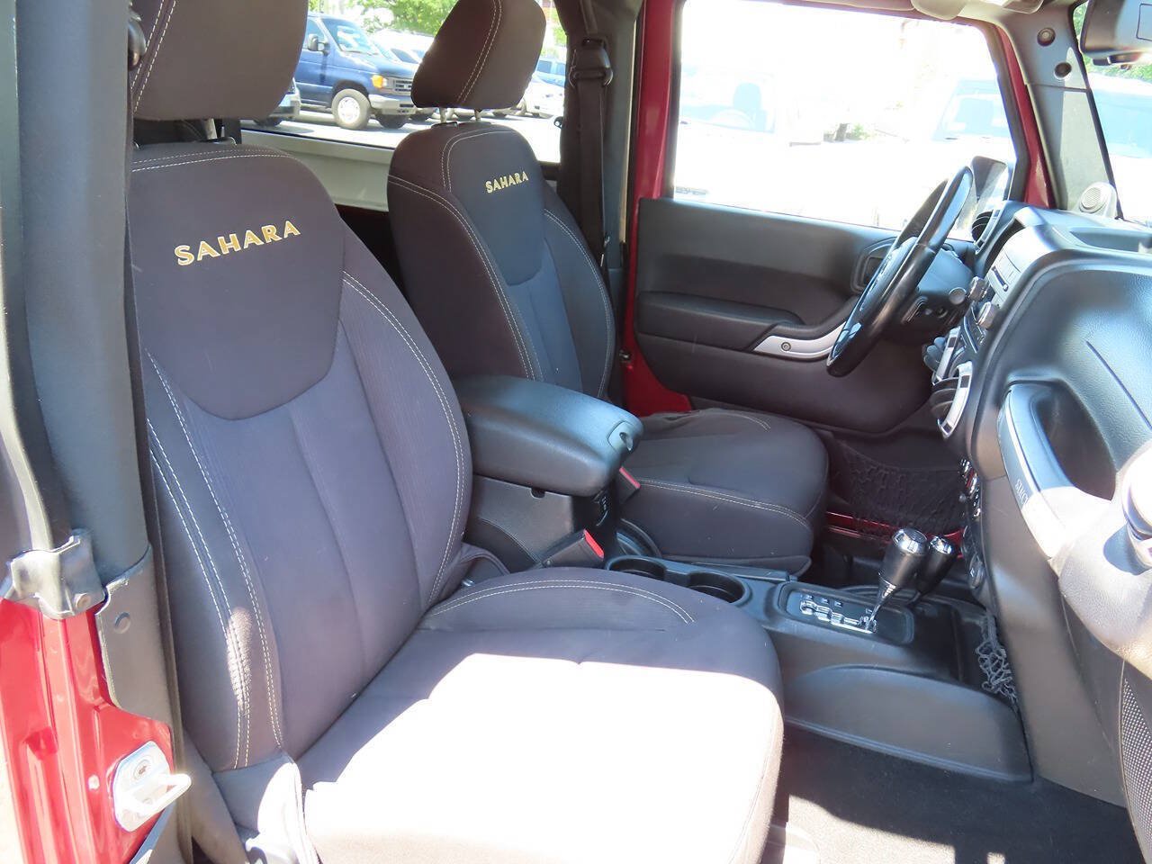 Used 2013 Jeep Wrangler Sahara AWD/4WD image 13