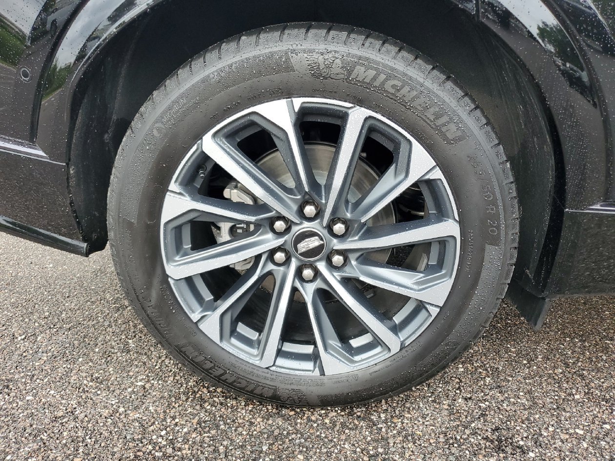 Used 2024 Cadillac Lyriq Sport w/ LPO, Floor Liner Package AWD/4WD image 5