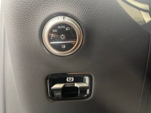 Used 2025 Mercedes-Benz GLC 43 AMG 4MATIC image 19