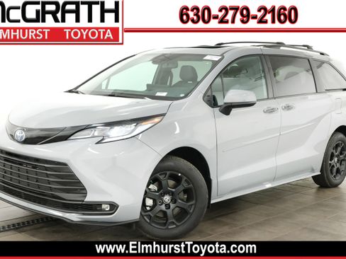 Certified 2025 Toyota Sienna XLE Woodland Edition AWD/4WD image 1