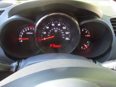 Used 2010 Kia Soul + w/ Audio Pkg FWD image 14