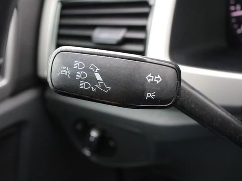 Used 2018 Volkswagen Atlas SEL Premium image 12