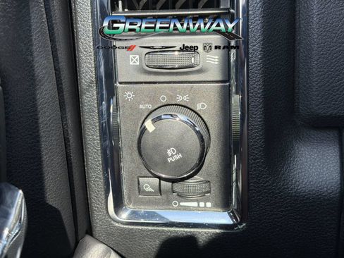 Used 2013 RAM 1500 Laramie w/ Convenience Group AWD/4WD image 22