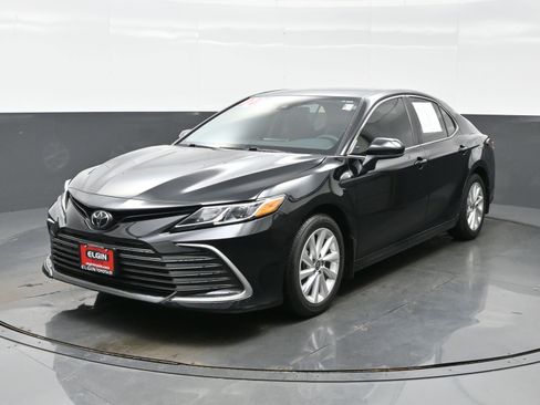 Used 2024 Toyota Camry LE image 2