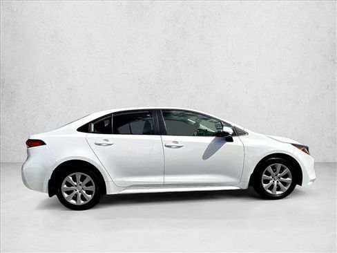 Used 2025 Toyota Corolla LE image 5