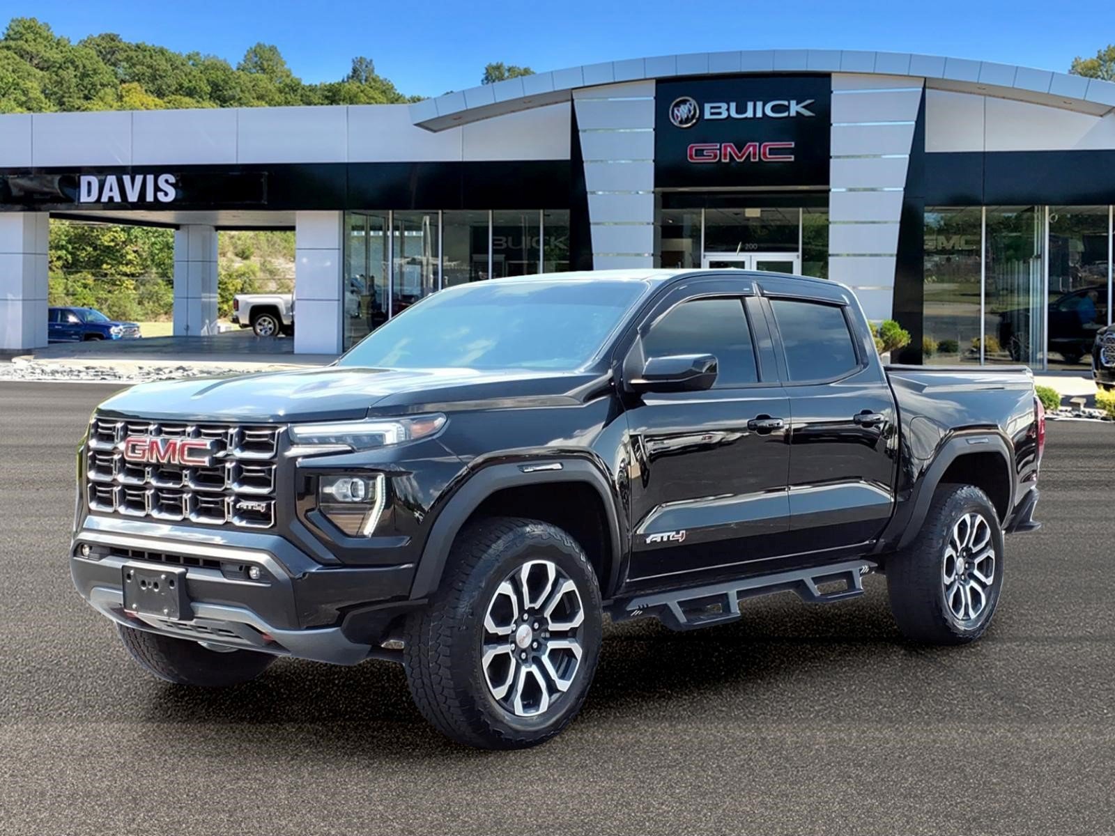 Used 2023 GMC Canyon AT4 AWD/4WD image 3