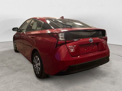 Used 2019 Toyota Prius XLE image 3