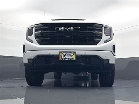 Used 2025 GMC Sierra 1500 Elevation w/ Elevation Premium Package image 23