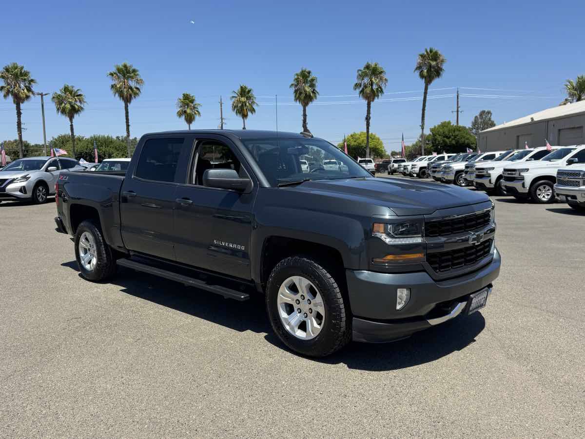 Used 2018 Chevrolet Silverado 1500 LT w/ All Star Edition AWD/4WD image 14
