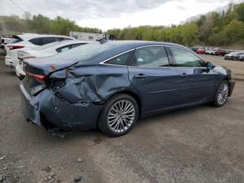 Used 2022 Toyota Avalon Limited w/ Advanced Safety Package FWD image 5