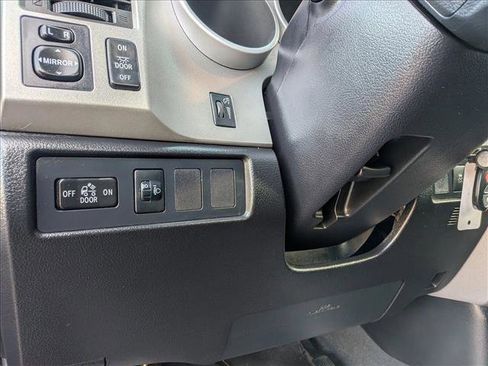 Used 2013 Toyota Tundra 2WD Double Cab image 15