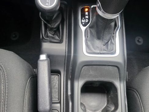 Used 2020 Jeep Wrangler Unlimited Sport image 24