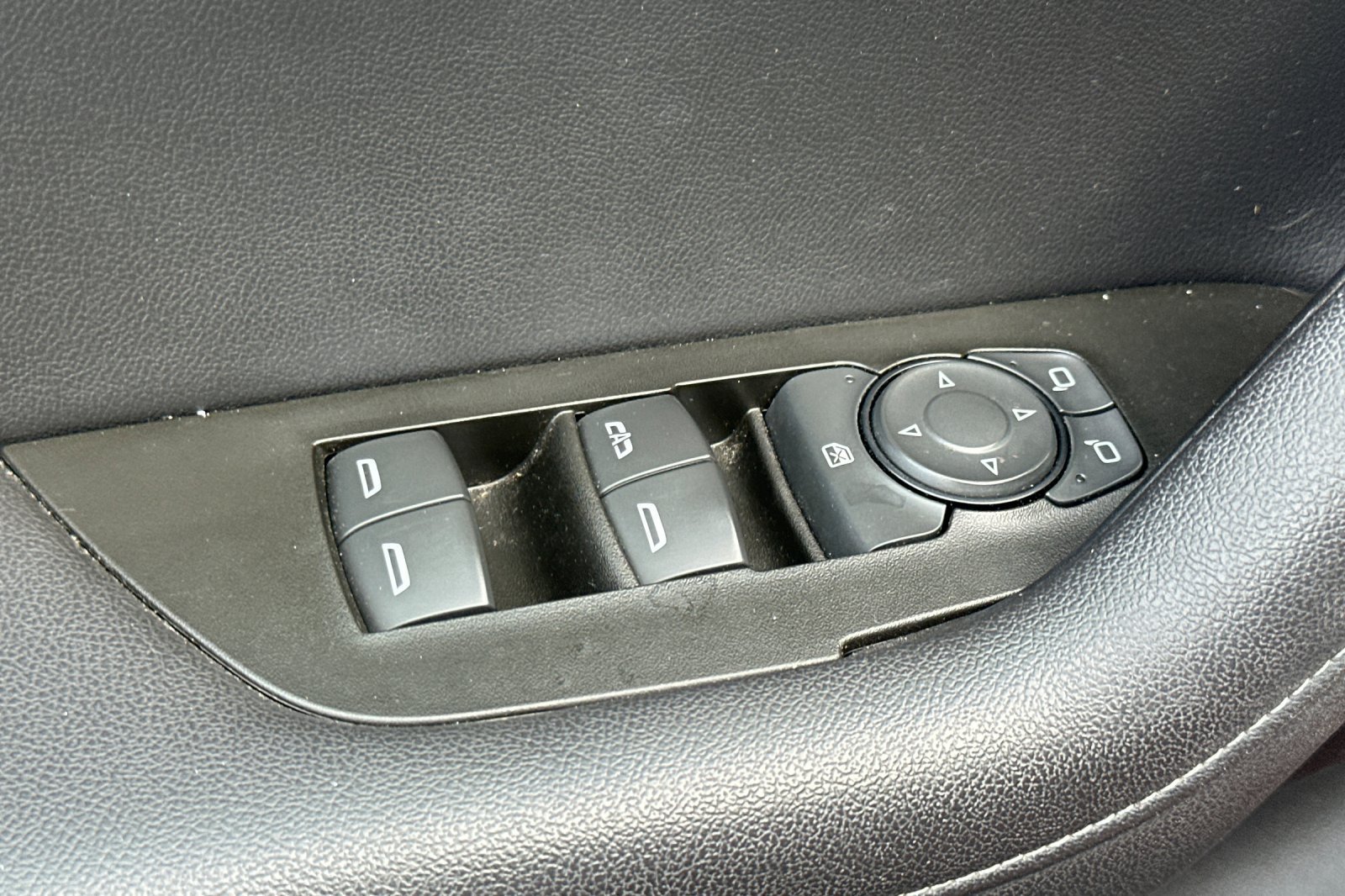Used 2021 Chevrolet Blazer LT w/ LPO, Black Accent Package AWD/4WD image 12