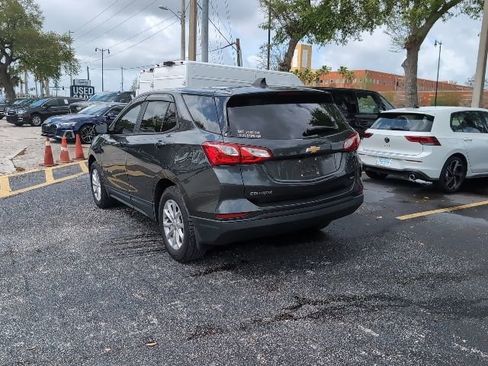 Used 2020 Chevrolet Equinox LS w/ LS Convenience Package image 4