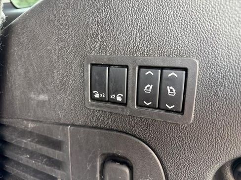 Used 2016 GMC Yukon Denali w/ Open Road Package AWD/4WD image 13