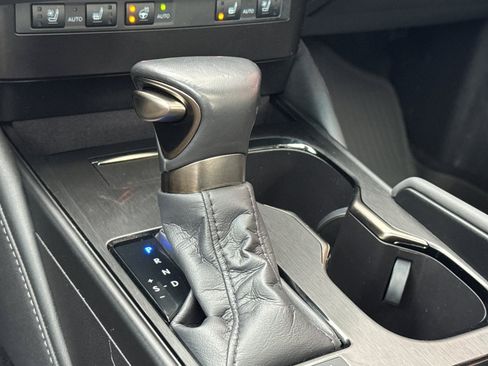 Used 2025 Lexus ES 300h w/ Premium Package image 24