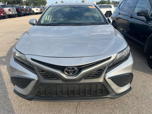 Used 2024 Toyota Camry SE FWD image 2