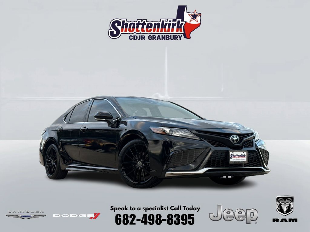 Used 2022 Toyota Camry XSE FWD image 1