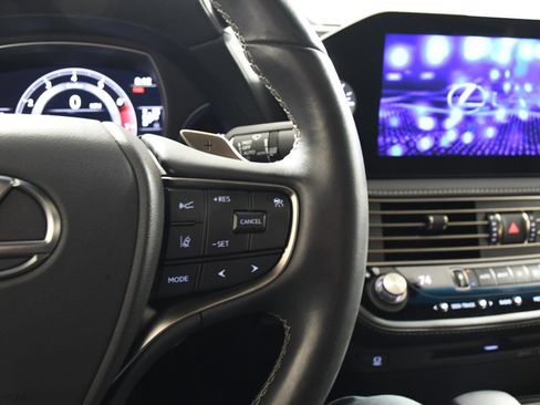 Used 2022 Lexus LS 500 AWD image 29