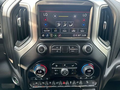 Used 2021 Chevrolet Silverado 1500 LTZ w/ Technology Package AWD/4WD image 17