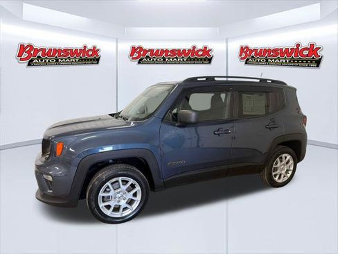 Certified 2022 Jeep Renegade Latitude w/ Convenience Group AWD/4WD image 2