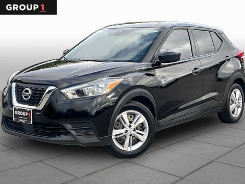Used 2020 Nissan Kicks S FWD image 1