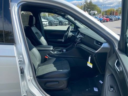 New 2025 Jeep Grand Cherokee Altitude w/ Trailer Tow Package image 27