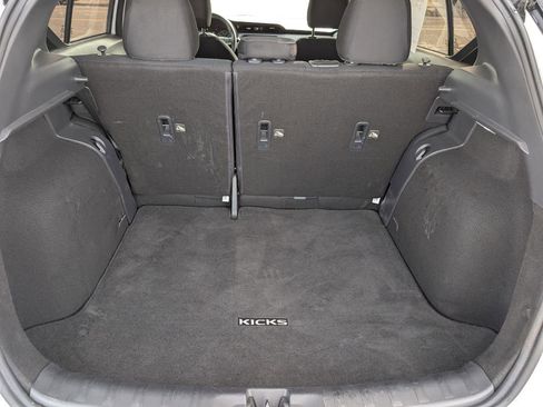 Used 2021 Nissan Kicks SV image 9