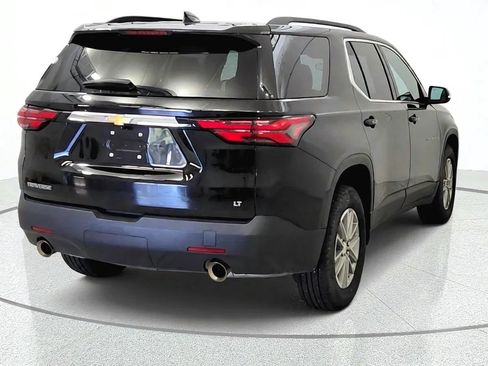 Used 2023 Chevrolet Traverse LT FWD image 7