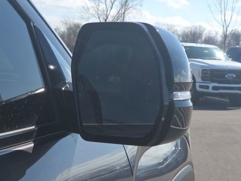Used 2024 Toyota Tundra Limited AWD/4WD image 5