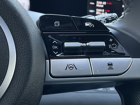 Used 2025 Hyundai Elantra SEL image 25