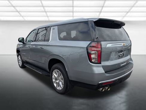 Used 2024 Chevrolet Suburban Premier RWD image 2