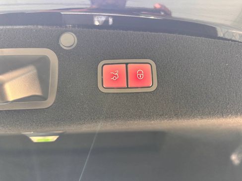 Used 2018 Mercedes-Benz Maybach S 560 4MATIC image 90