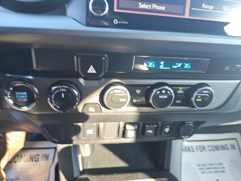 Used 2023 Toyota Tacoma TRD Sport image 17