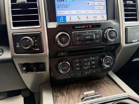 Used 2018 Ford F250 Lariat w/ Lariat Ultimate Package AWD/4WD image 23