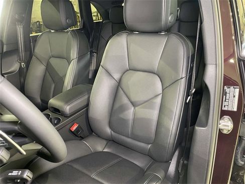 New 2026 Porsche Macan image 5