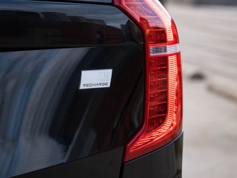 Certified 2024 Volvo XC90 T8 Ultimate w/ Protection Package Premier image 6