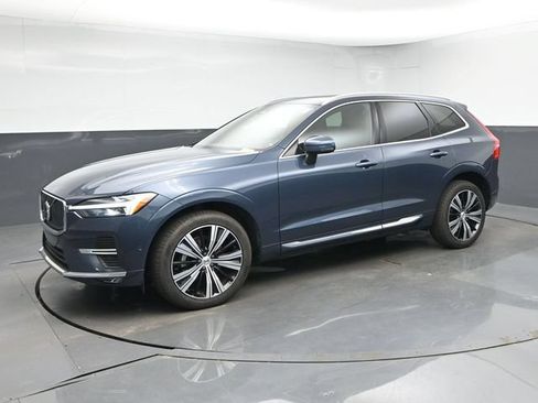 Used 2023 Volvo XC60 B5 Plus w/ Protection Package Premier AWD/4WD image 4