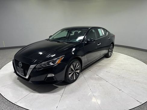 Used 2021 Nissan Altima 2.5 SV AWD/4WD image 1
