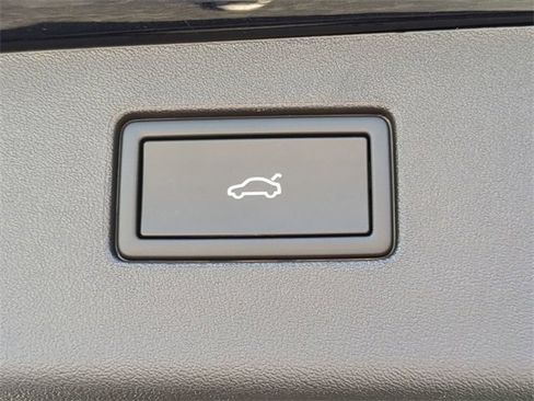 New 2026 Volkswagen Tiguan SE image 9