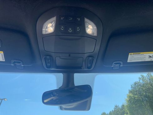 Used 2025 Chrysler Pacifica Limited FWD image 20
