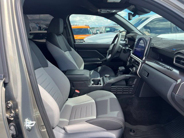 Used 2025 Toyota Tacoma 2WD Double Cab image 7