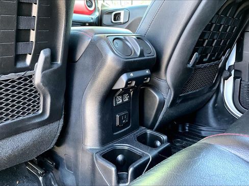 Used 2020 Jeep Gladiator Rubicon AWD/4WD image 36