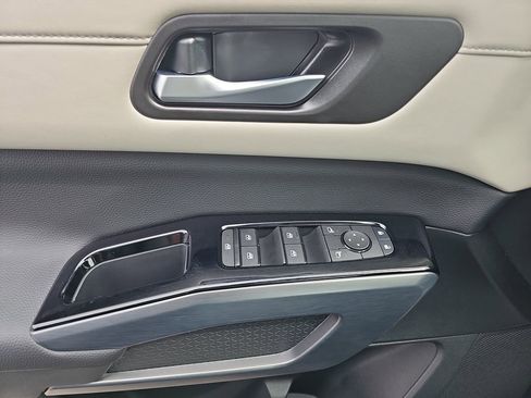 Used 2024 Nissan Pathfinder SL w/ SL Premium Package image 33