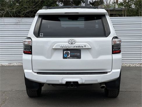 Used 2020 Toyota 4Runner SR5 Premium w/ Moonroof Package AWD/4WD image 11