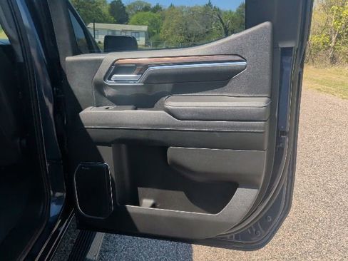 Used 2022 Chevrolet Silverado 1500 RST w/ Z71 Off-Road Package image 11