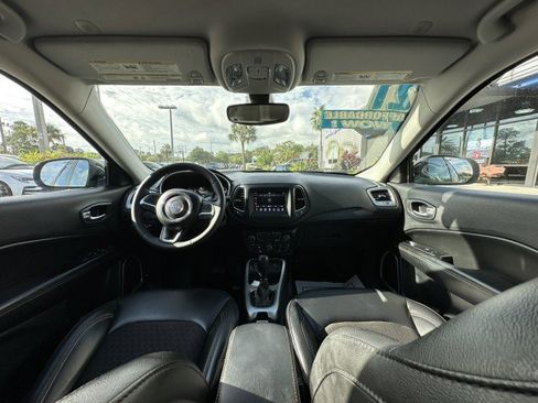 Used 2021 Jeep Compass Latitude image 27