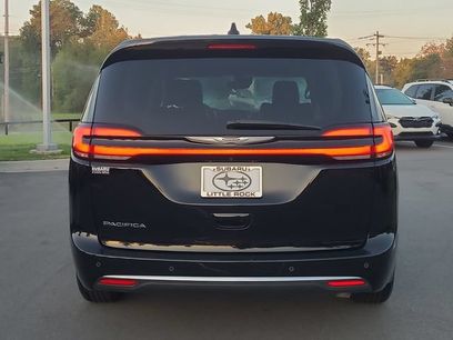Used 2024 Chrysler Pacifica Touring-L