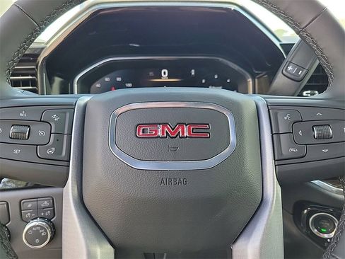 New 2025 GMC Sierra 1500 SLE w/ X31 Off-Road Package image 15