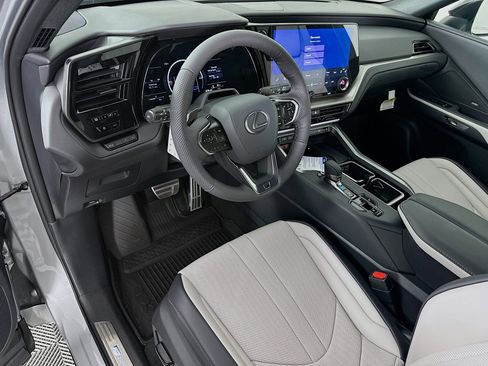 New 2025 Lexus TX 500h AWD image 9